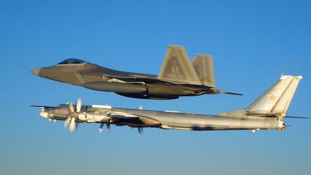 F-22A Raptor Tu-95MS Bear